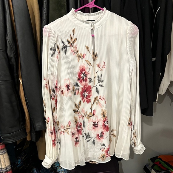 Tops - Floral Pleated White Blouse